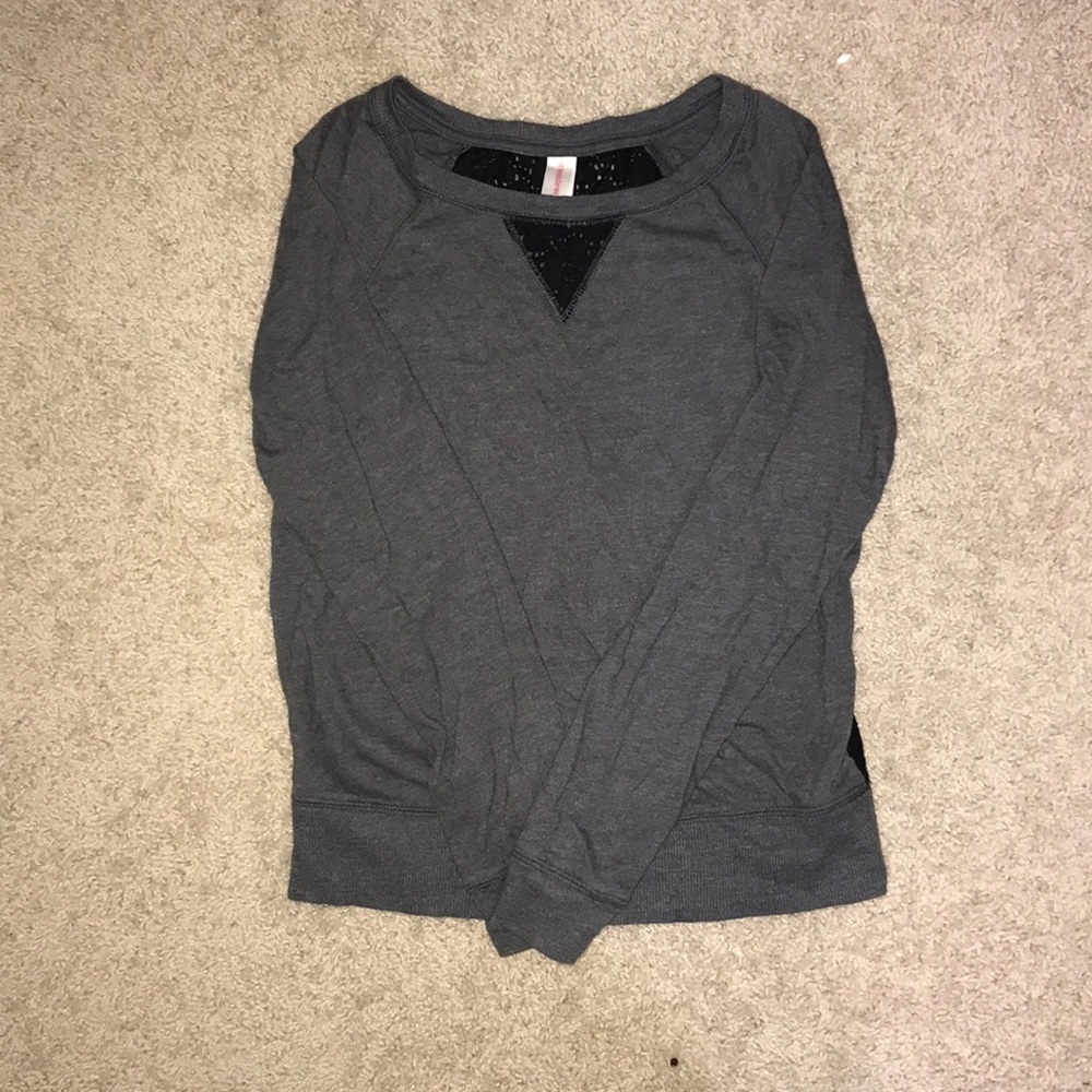 Sweater with back accent